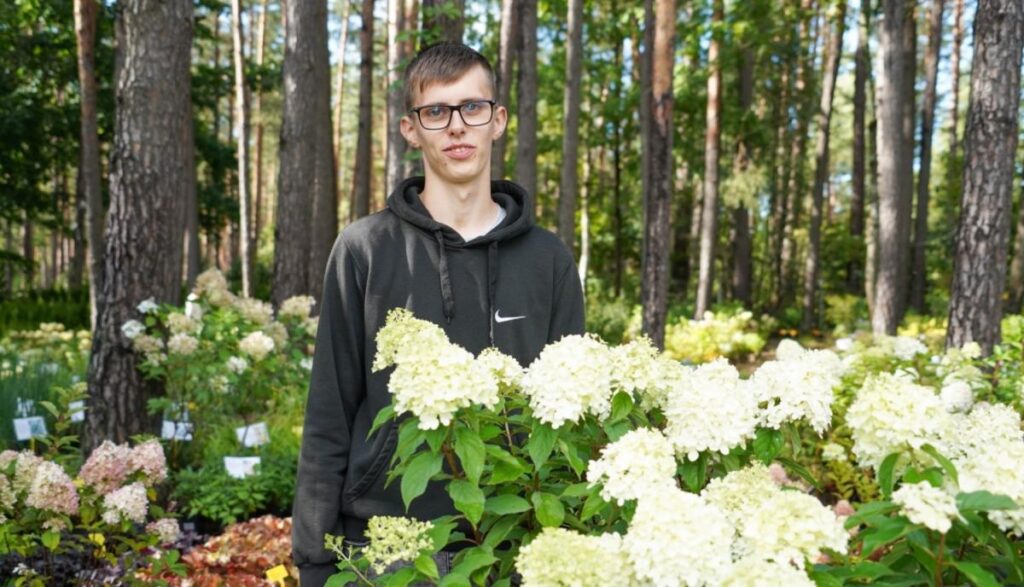 “Hortenziju oāze” – jaunieša Elmāra Baika īstenotais sapnis
