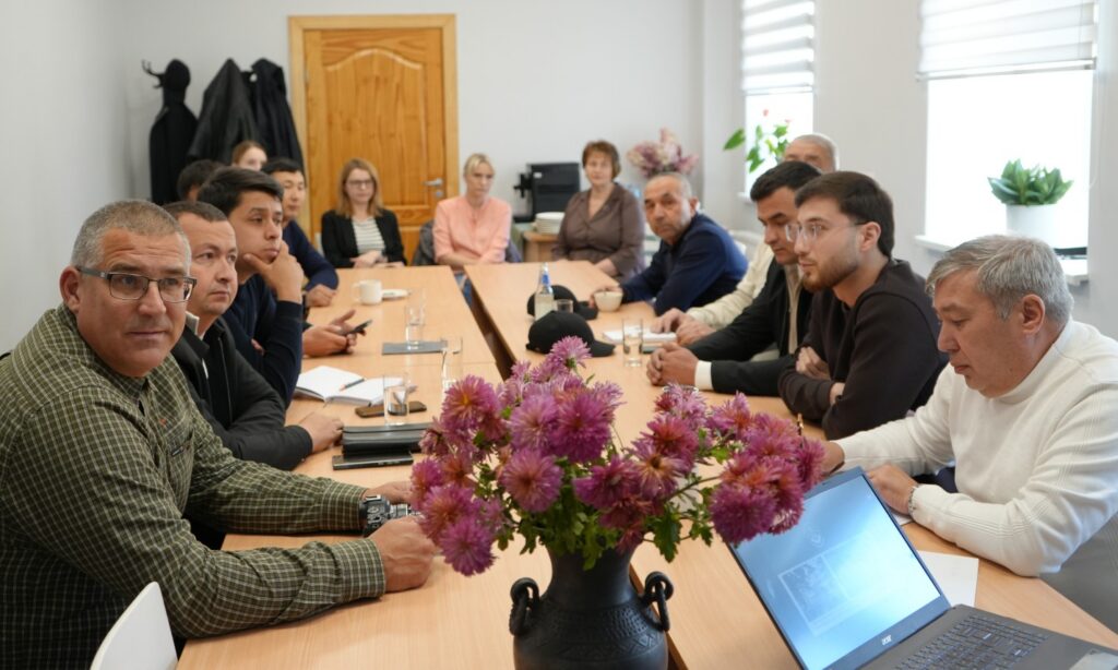 Malnavas koledžā viesojas delegācija no Uzbekistānas