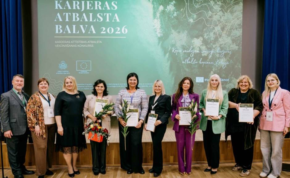 Daugavpils pedagogi saņem Karjeras atbalsta balvu