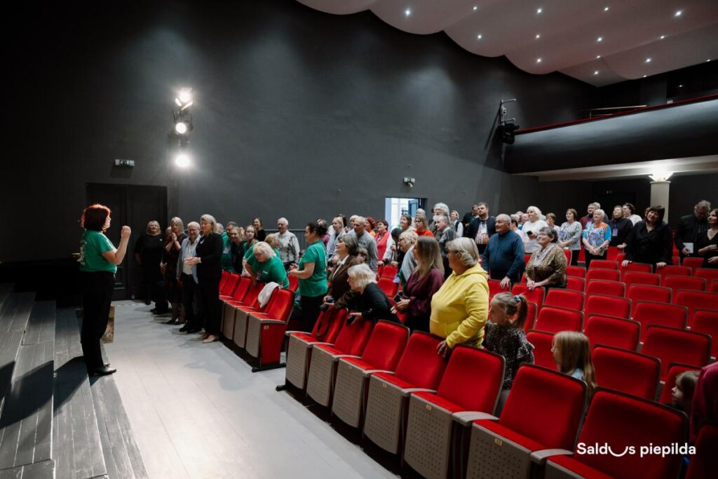 Brocēnu Kultūras centrā atklāta atjaunotā Lielā zāle