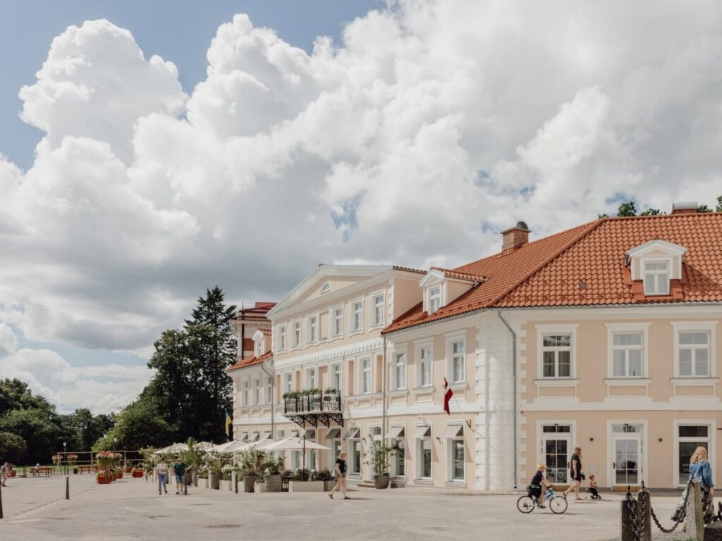 Konrāda kvartāls Cēsīs iegūst arhitektūras balvas sudrabu