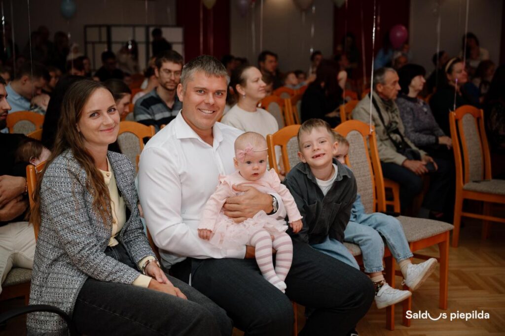 Sveic pašus mazākos un viņu ģimenes